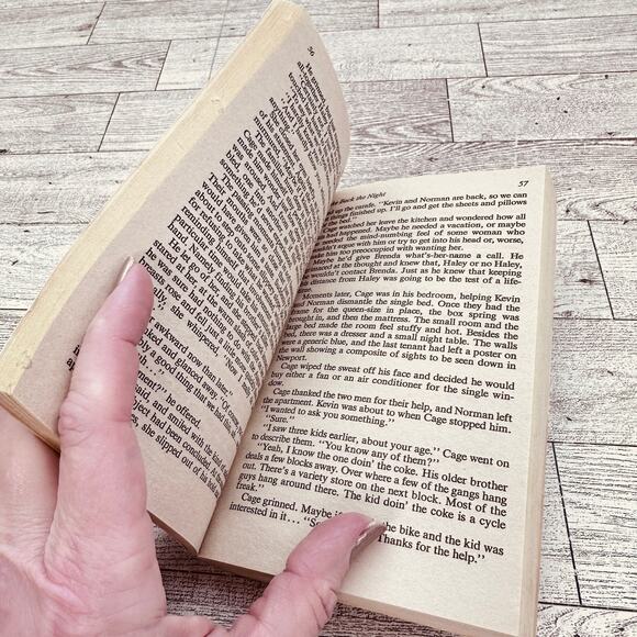 Dee Holmes - TAKE BACK THE NIGHT Silhouette Intimate Moments PB Romance Novel - Picture 5 of 14